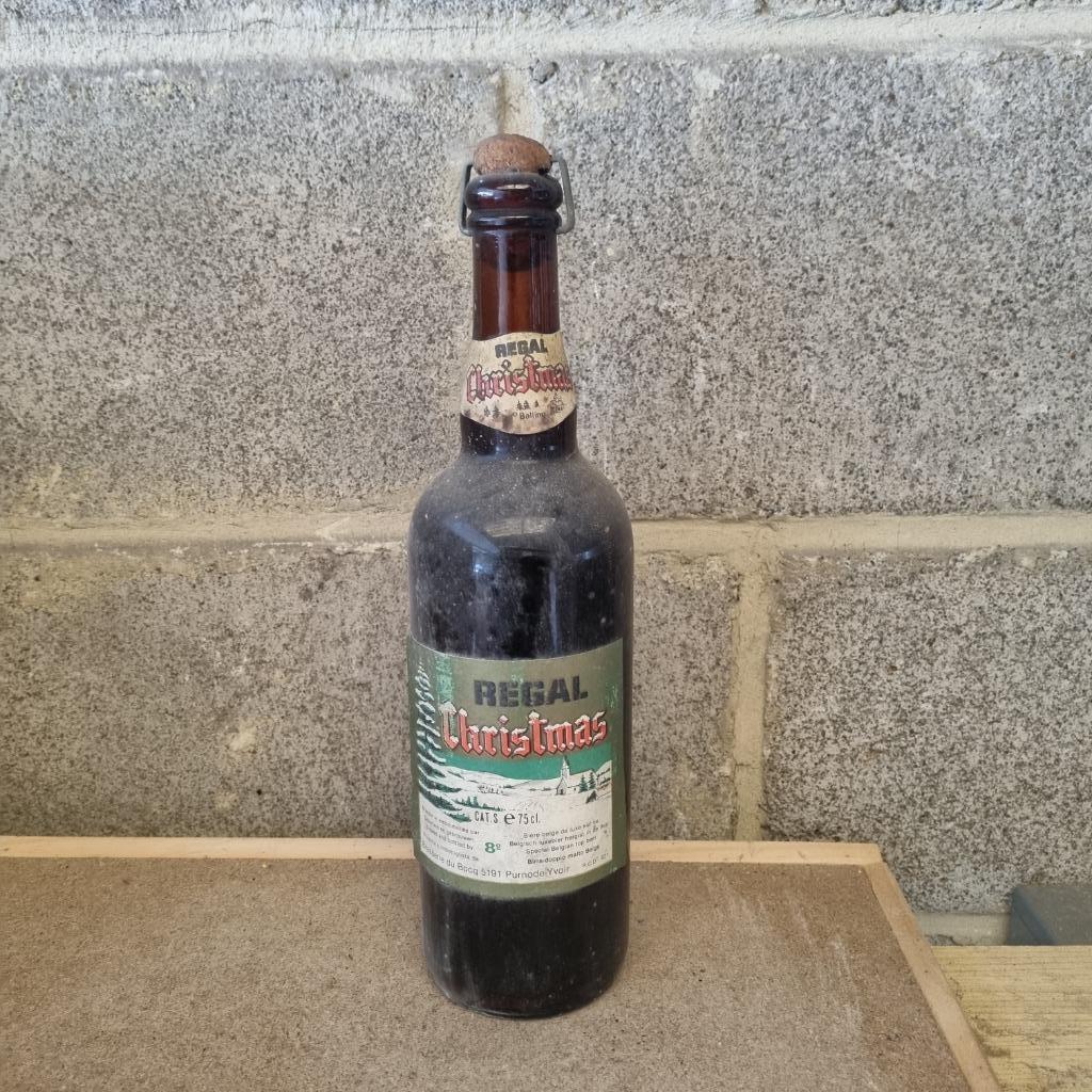 Bouteille de bière Regal Christmas (modèle 1), Enlèvement ou Envoi, Utilisé, Bouteille(s), Autres marques