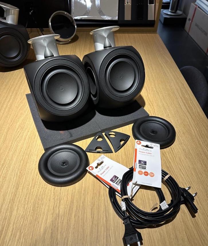 Bang & Olufsen Beolab 3 MK2 2013 tafel rubbers als nieuw B&O, Audio, Tv en Foto, Luidsprekerboxen, Zo goed als nieuw, Front, Rear of Stereo speakers