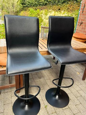 Zwarte kinderstoelen beschikbaar voor biedingen