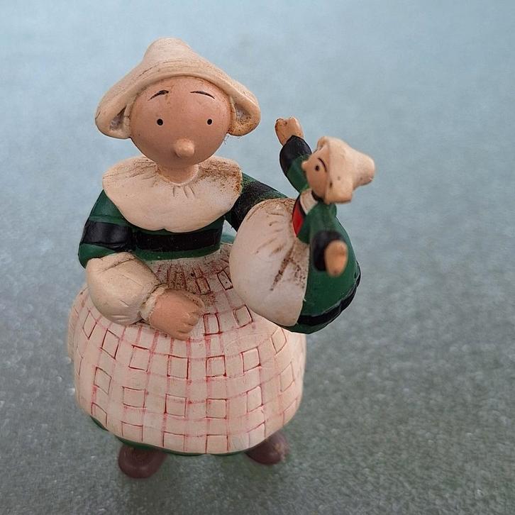 Frans stripfiguur beeldje Bécassine, Verzamelen, Beren en Cherished Teddies, Zo goed als nieuw, Beeldje, Ophalen of Verzenden