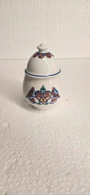 Elizabeth Arden Kaars  beschikbaar voor biedingen