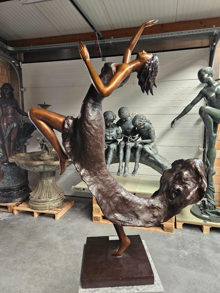 BRONZEN DAME AAN OPRUIMPRIJS MET ARDUINZUIL 1950 IPV 3183 !!, Tuin en Terras, Tuinbeelden, Nieuw, Mensenbeeld, Overige materialen