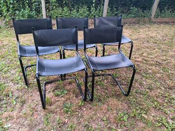 5 sledestoelen geïnspireerd op de S33-stoel van Mart Stam  beschikbaar voor biedingen