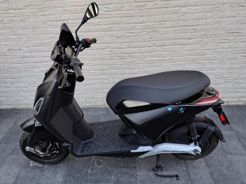 BROMMER - SCOOTER - ELEKTRISCH - PIAGGIO ONE - KLASSE A, Fietsen en Brommers, Snorfietsen en Snorscooters, Zo goed als nieuw, Piaggio