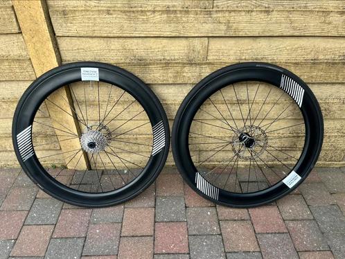 Pair de Roue Complète Carbon Racing 55 - DT Swiss 350, Vélos & Vélomoteurs, Vélos Pièces, Comme neuf, Vélo de course, Enlèvement