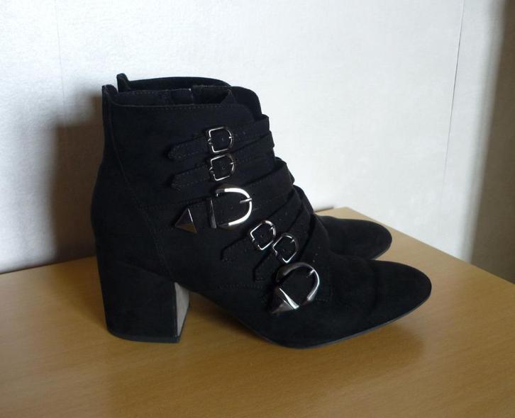 Zwarte suede bottines enkellaarsjes van Tamaris Maat 41, Kleding | Dames, Schoenen, Ophalen of Verzenden