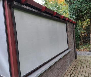 zonnescherm beschikbaar voor biedingen