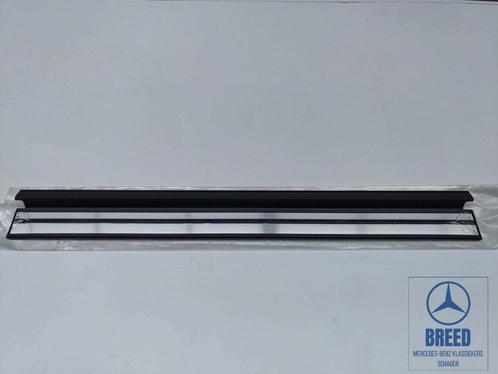 NOS instaplijst voorzijde zwart voor Mercedes-Benz W124, Auto-onderdelen, Carrosserie, Mercedes-Benz, Nieuw, Ophalen of Verzenden