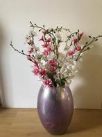 Glazen vaas met zijde bloemen, Comme neuf, Moins de 50 cm, Autres couleurs, Enlèvement ou Envoi