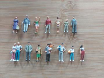 15 miniatuurfiguren 1/43 foutloze karakters LOT 2