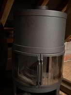 Mooie ronde houtkachel met vloerplaat en afvoerbuis, Huis en Inrichting, Ophalen, Gebruikt, Vrijstaand, Houtkachel