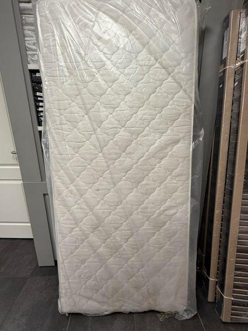 Matras - NOOIT OP GESLAPEN, Huis en Inrichting, Slaapkamer | Stapelbedden en Hoogslapers, Ophalen