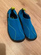 Waterschoenen maat 28, Ophalen