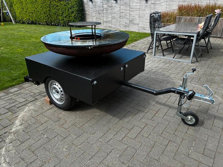 Plancha trailer, Tuin en Terras, Houtskoolbarbecues, Zo goed als nieuw, Ophalen