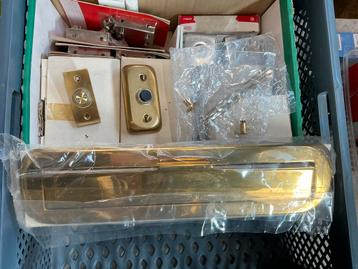 Brievenbusklep beschikbaar voor biedingen