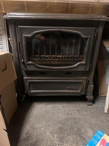 HOUT- EN KOLENVERWARMING VAN HET MERK FEEL beschikbaar voor biedingen
