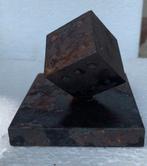 Decoratief metalen teerling op metalen grondvlak ( 5-7 cm ), Ophalen, Gebruikt