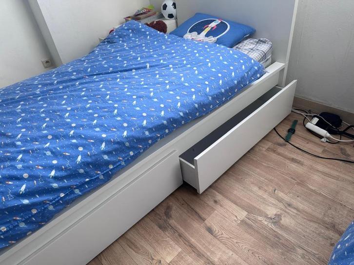 kinderbed met lades + kleerkast, Huis en Inrichting, Slaapkamer | Complete slaapkamers, Zo goed als nieuw, Eenpersoons, Ophalen