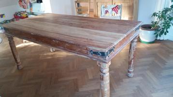 Table en bois plein d'Acacia beschikbaar voor biedingen