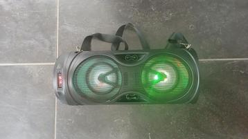 Muziekbox 1 of 2 keer gebruikt      Bieden mag altijd  beschikbaar voor biedingen