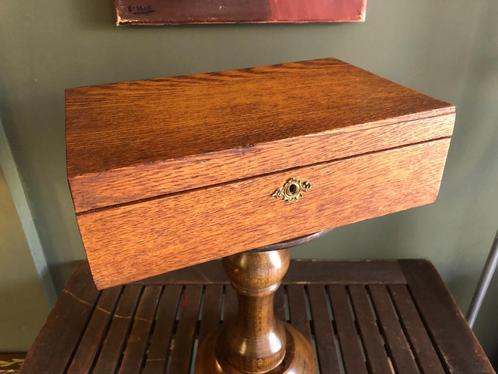 Prachtige mid-size eiken houten kistje., Antiek en Kunst, Antiek | Woonaccessoires, Ophalen of Verzenden
