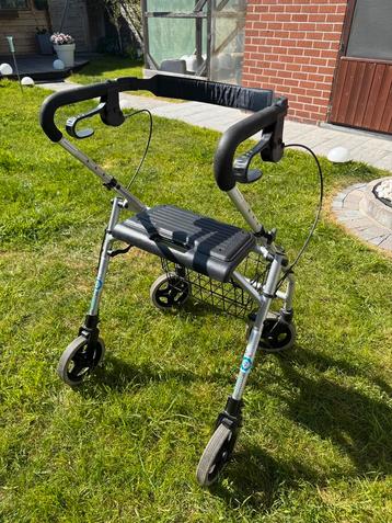 Lichtgewicht rollator  beschikbaar voor biedingen