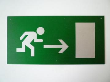 Bord voor nooduitgang beschikbaar voor biedingen