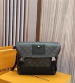 Louis vuitton crossbody bag, Handtassen en Accessoires, Tassen | Schoudertassen, Ophalen of Verzenden, Nieuw