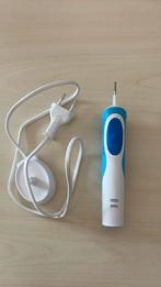 Oral B tandenborstel + lader, Ophalen of Verzenden, Gebruikt, Tandenborstel