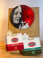 Affiche vintage des cigarettes VISA Filtre des années 60, Ophalen, Gebruikt, Reclamebord