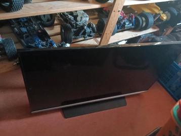 42 inch Samsung smart tv beschikbaar voor biedingen