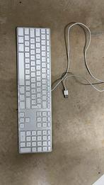 Bedraad toetsenbord apple, Computers en Software, Toetsenborden, Ophalen, Azerty, Zo goed als nieuw, Apple