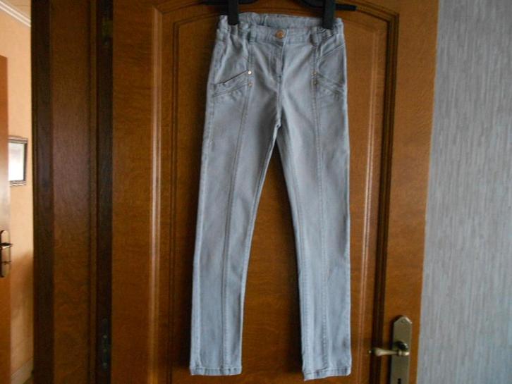 lichtgrijze jeansbroek mt 140 TAO, Kinderen en Baby's, Kinderkleding | Maat 140, Gebruikt, Meisje, Broek, Ophalen of Verzenden