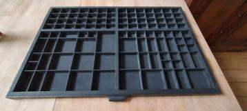 Tiroir/Casse d’imprimerie beschikbaar voor biedingen