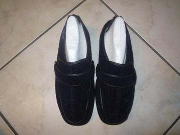 pantoffels pulman maat 41 nieuw, Enlèvement ou Envoi, Neuf, Noir