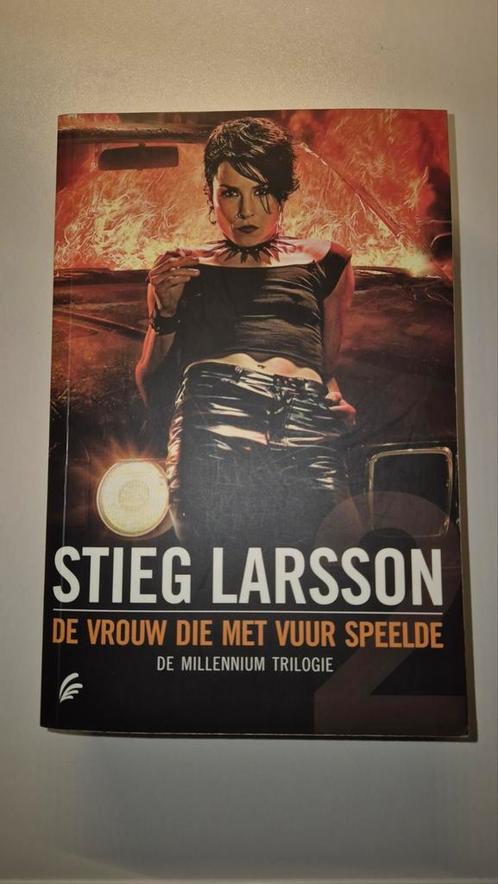 Stieg Larsson - De vrouw die met vuur speelde, Boeken, Thrillers, Gelezen, Ophalen