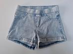 Short en jean lisse t 140, Enfants & Bébés, Pantalon, Enlèvement ou Envoi, H&M, Comme neuf