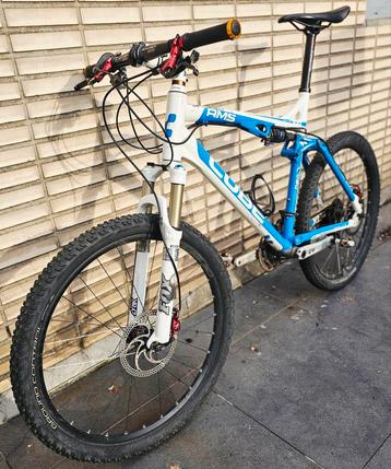 Mountainbike Cube met veringen  beschikbaar voor biedingen