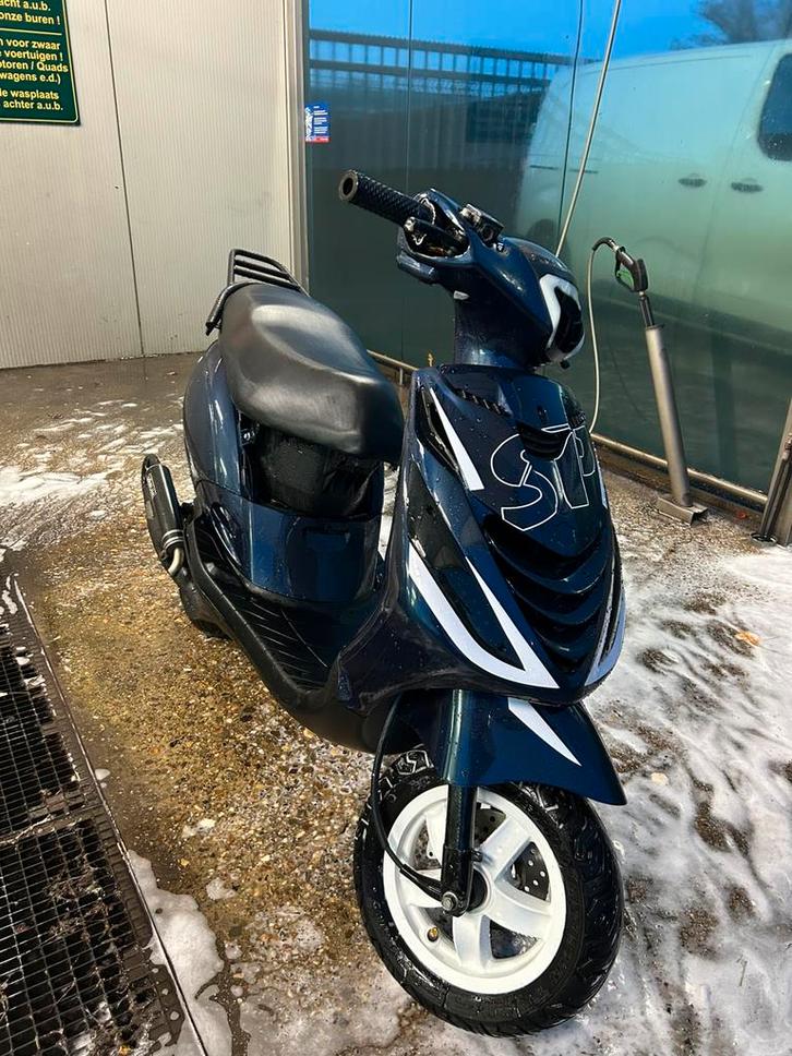 Piaggio zip 70cc, Fietsen en Brommers, Scooters | Piaggio, Zo goed als nieuw, Zip, Ophalen