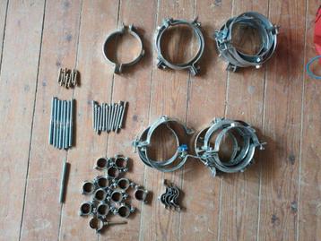 Set met halsketting en studs voor loodgieters  beschikbaar voor biedingen