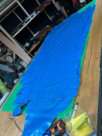 2 Koning blauw halve huiden 1.3 mm dikte soepel en glans beschikbaar voor biedingen