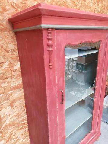 oude kast - vol hout - chalkpaint beschikbaar voor biedingen