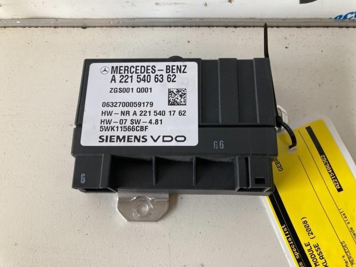 Module pompe carburant d'un Mercedes CLS-Klasse, Autos : Pièces & Accessoires, Systèmes à carburant, Mercedes-Benz, Utilisé, 3 mois de garantie