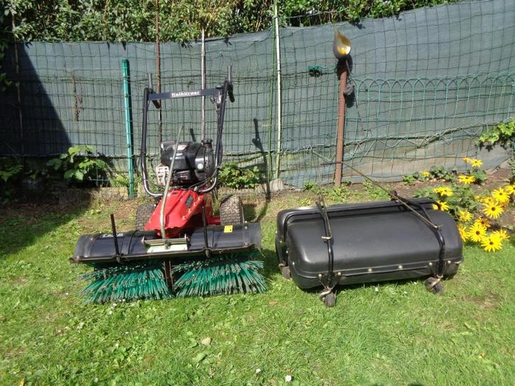 Nieuw model Tielburger TK 18 veegmachine met opvangbak, Tuin en Terras, Veegmachines, Zo goed als nieuw, Ophalen