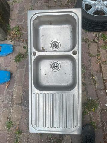 Wasbak beschikbaar voor biedingen