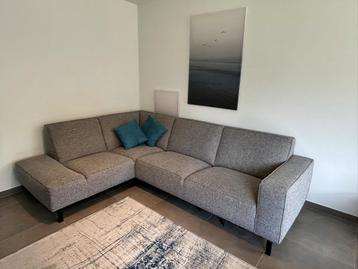 Comfortabele grijze hoekzetel – klassiek/modern beschikbaar voor biedingen