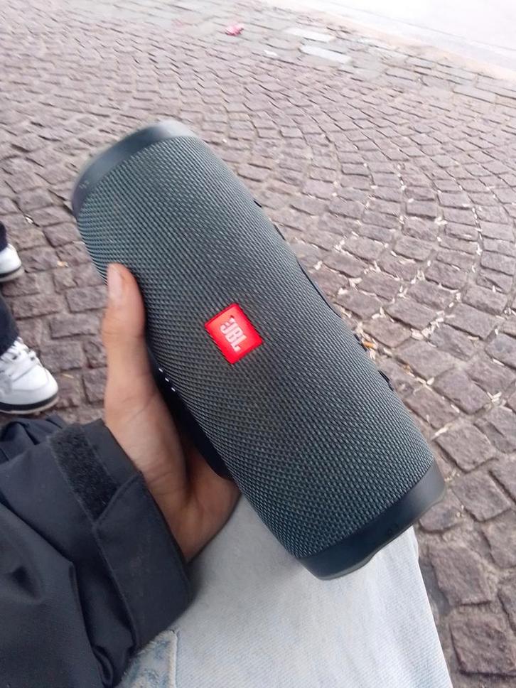 Jbl Charge Essential 2, Audio, Tv en Foto, Luidsprekerboxen, Gebruikt, Front, Rear of Stereo speakers, Minder dan 60 watt, JBL