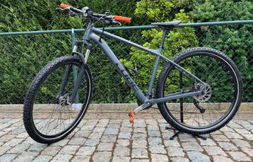 Mountainbike Cube met steun, maat 29 inch beschikbaar voor biedingen