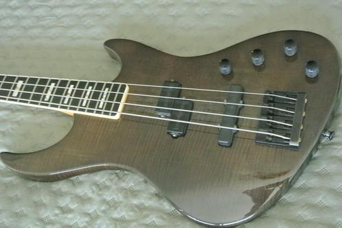 Guild Pilot Pro SB-902 USA P/J bass 1988, Muziek en Instrumenten, Snaarinstrumenten | Gitaren | Bas, Gebruikt, Elektrisch, Ophalen