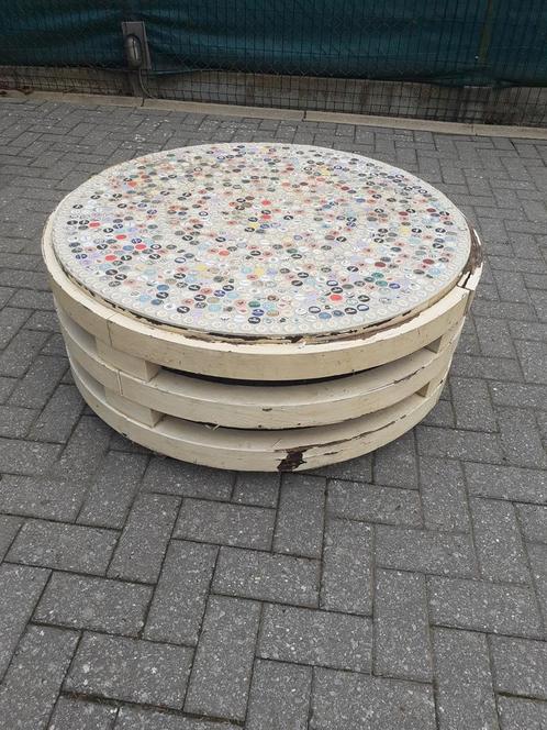 Lage tafel met bierdopjes, Tuin en Terras, Overige Tuin en Terras, Gebruikt, Ophalen